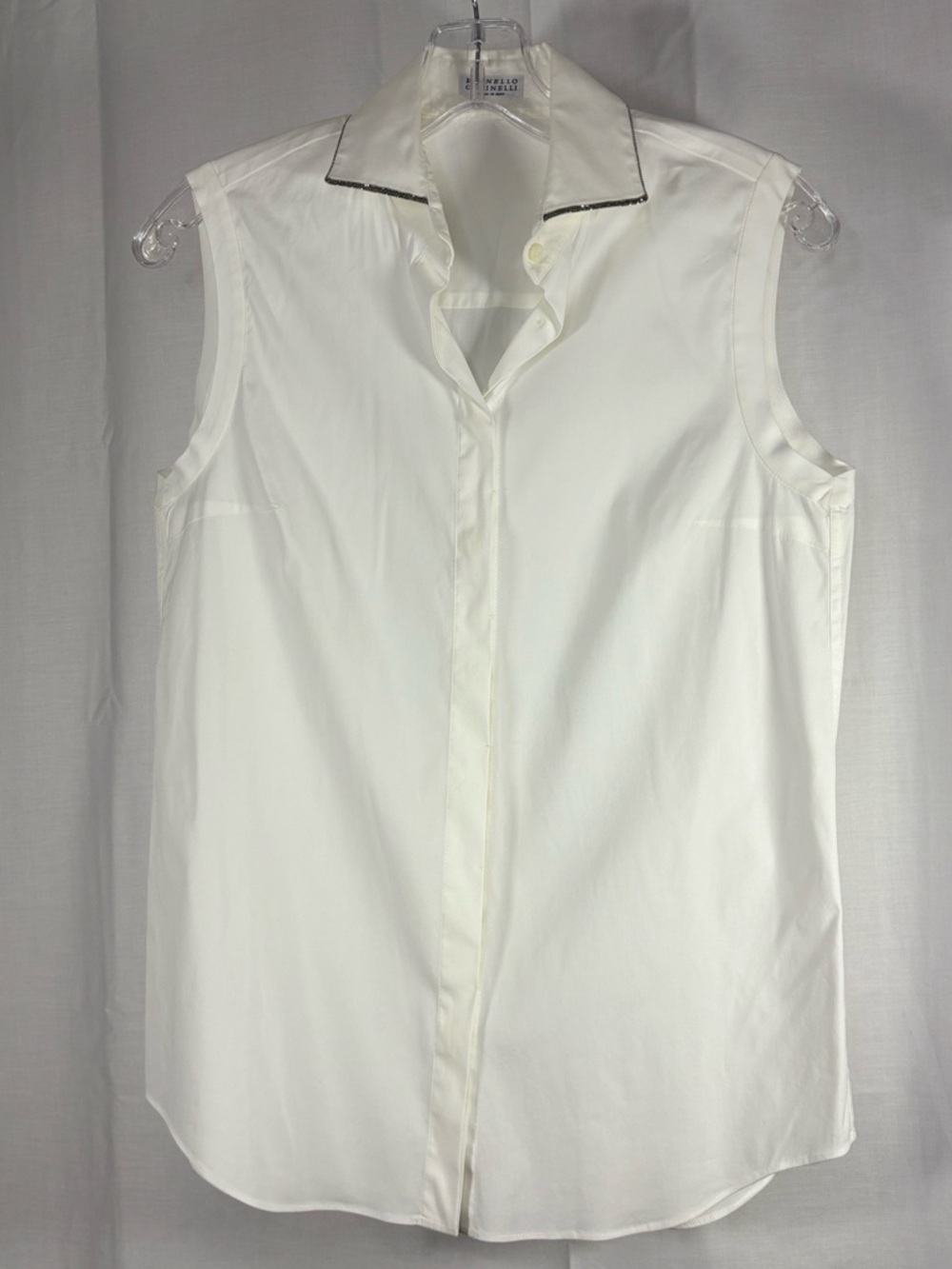 EUC BRUNELLO CUCINELLI Slvless White Button-Front Blouse with metallic trim sz M